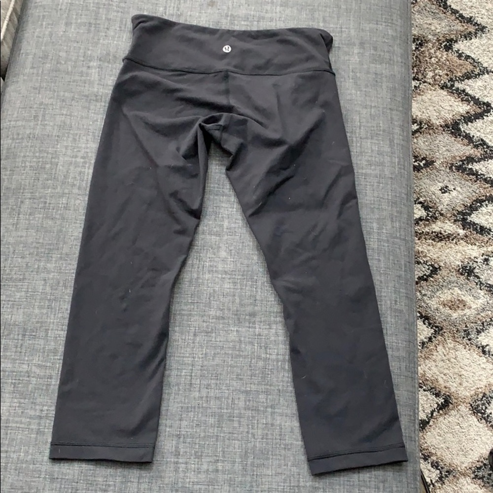 LuLuLemon wonder under crop size 6